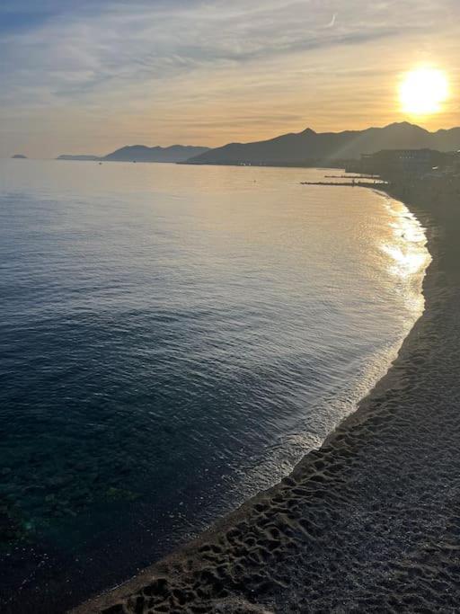 Appartement Vue Sur Mer Pietra Ligure Εξωτερικό φωτογραφία